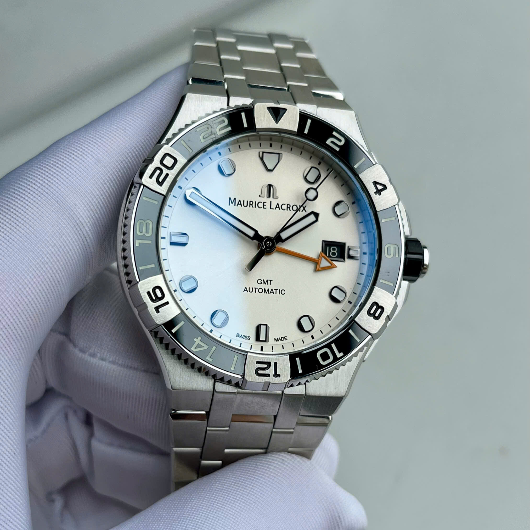 Maurice Lacroix Aikon Venturer GMT AI6158-SS00F-131-A