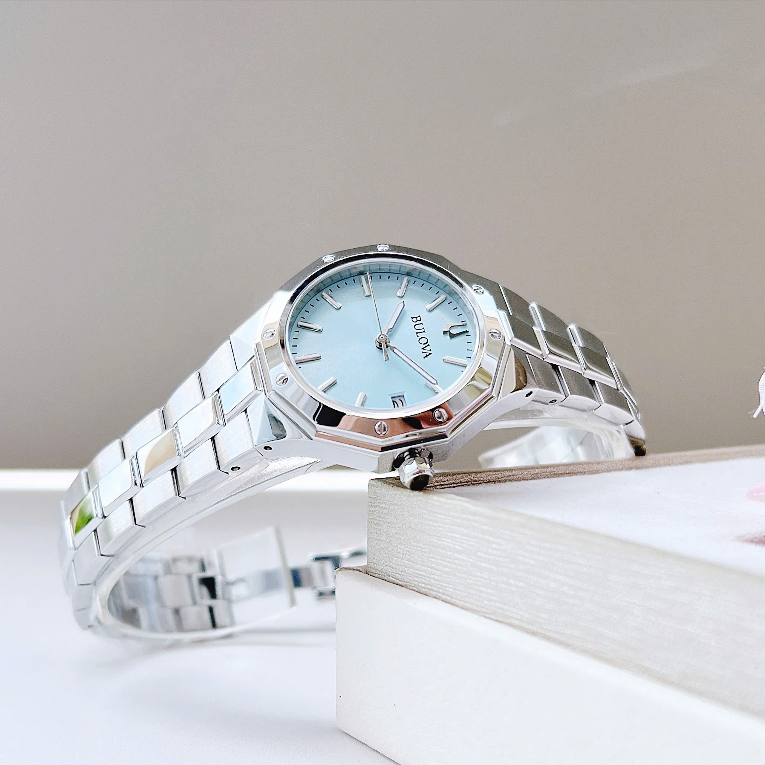 Bulova Octagon 96M169 Damenarmbanduhr