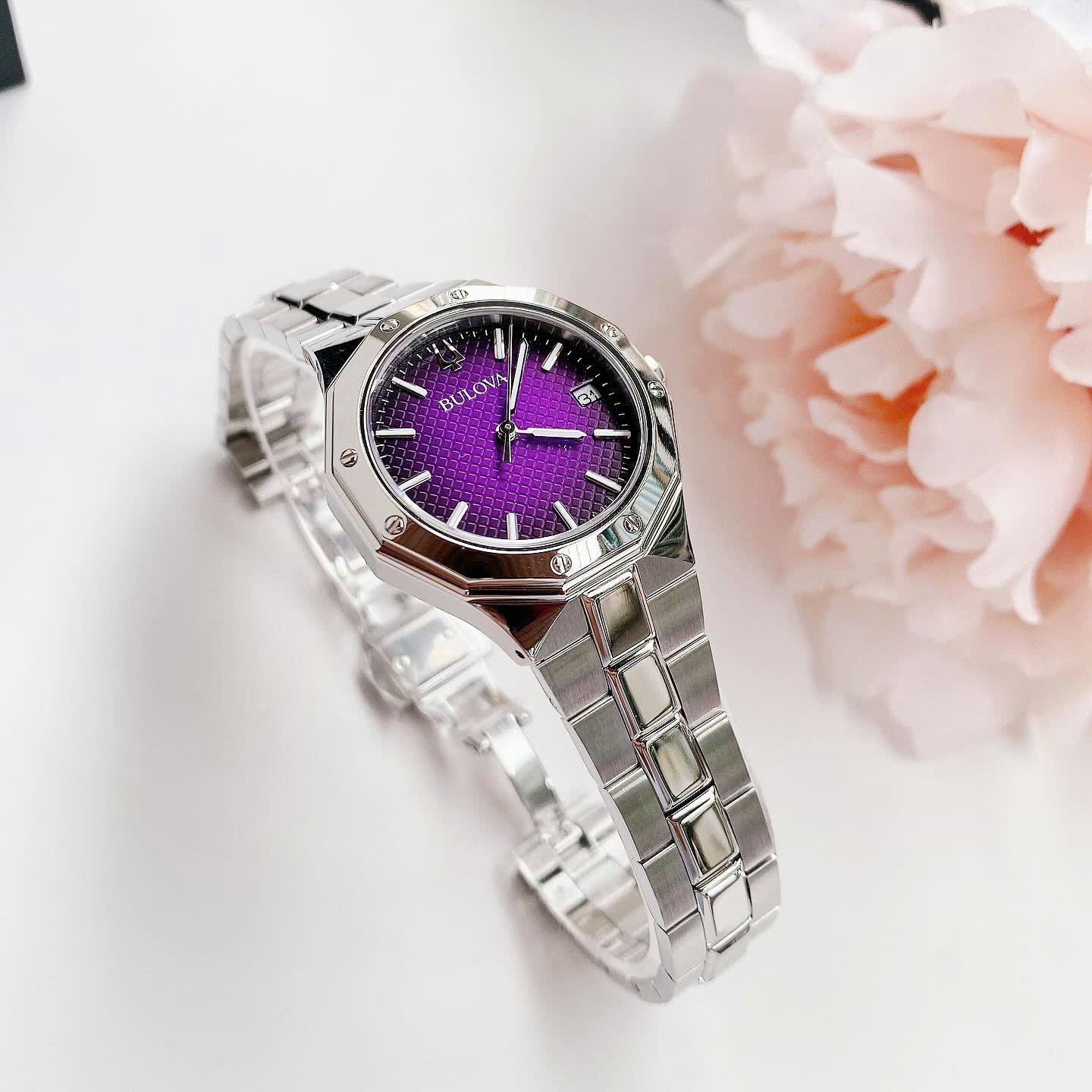 Bulova Octagon Damenarmbanduhr 96M168